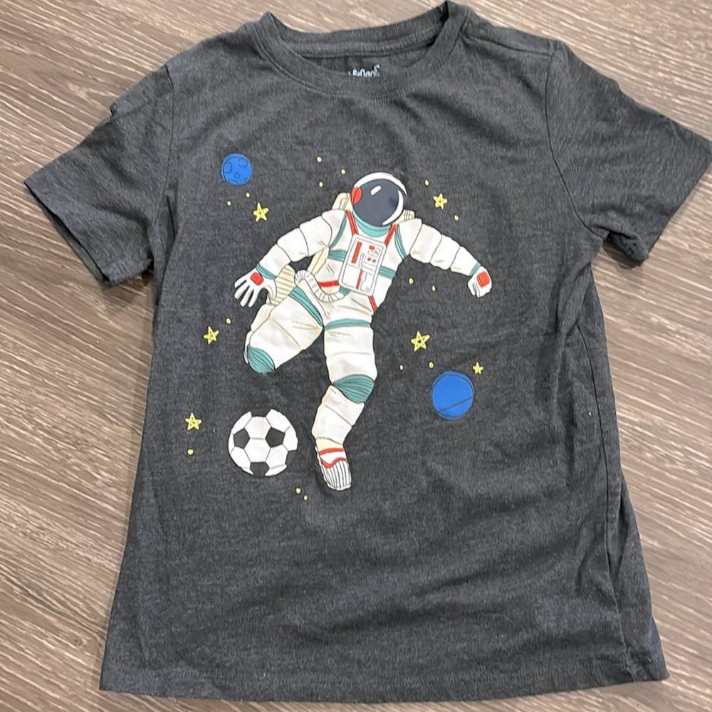 Cat &Jack Astronaut playing soccer shirt. Size M 8/10